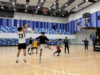  绘梦青春 迎“篮”而上 体育...